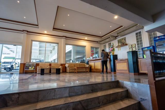 Golden House Service And Apartment ระยอง ภายนอก รูปภาพ