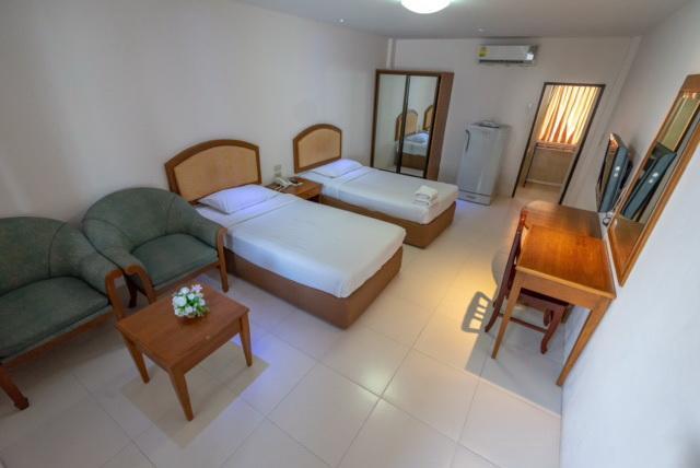 Golden House Service And Apartment ระยอง ภายนอก รูปภาพ