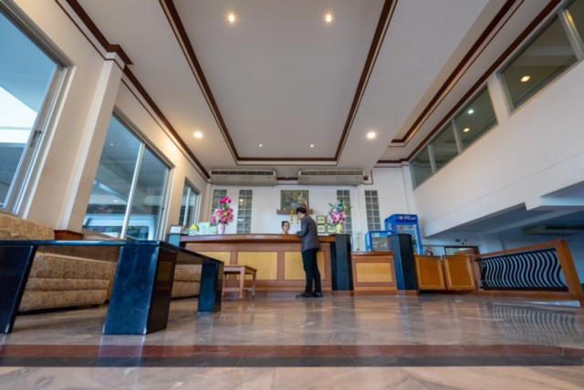 Golden House Service And Apartment ระยอง ภายนอก รูปภาพ